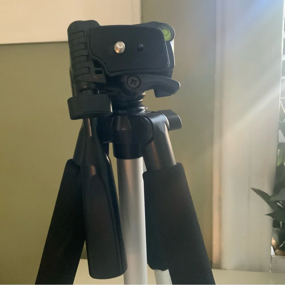 XIT Photo PRO SERIES TRIPOD FOR CAMCORDS & DSLRs NEW